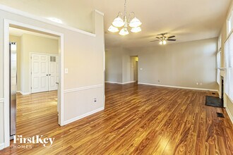 6507 River Hills Dr in Greensboro, NC - Foto de edificio - Building Photo