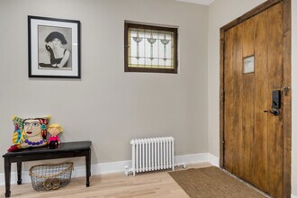 6739 N Rockwell St in Chicago, IL - Building Photo - Building Photo