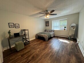 70 Warren Ave, Unit 1-4 in Chelsea, MA - Foto de edificio - Building Photo