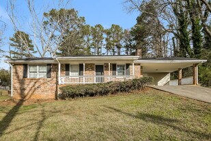 6490 Executive Dr in Winston, GA - Building Photo
