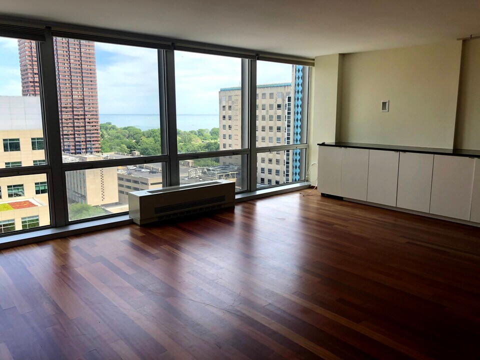 330 W Diversey Pkwy, Unit 1506 in Chicago, IL - Foto de edificio