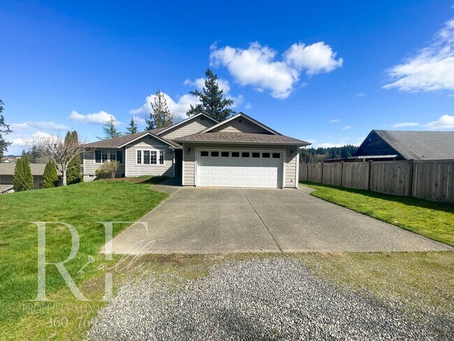 6445 Log Cabin Ln SE in Port Orchard, WA - Building Photo - Building Photo