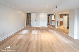 1112 Woodland St in Manhattan, KS - Building Photo - Building Photo