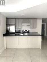 111 Morgan Ave in Markham, ON - Building Photo - Building Photo