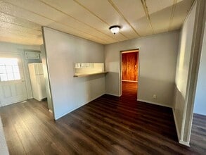 202 Lobo Loop in Laredo, TX - Building Photo - Building Photo