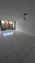 10400 SW 108th Ave in Miami, FL - Building Photo - Building Photo