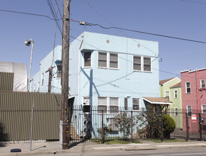 917 28th St in Oakland, CA - Foto de edificio - Building Photo