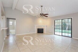 12924 Silver Springs Dr N in Jacksonville, FL - Building Photo - Building Photo