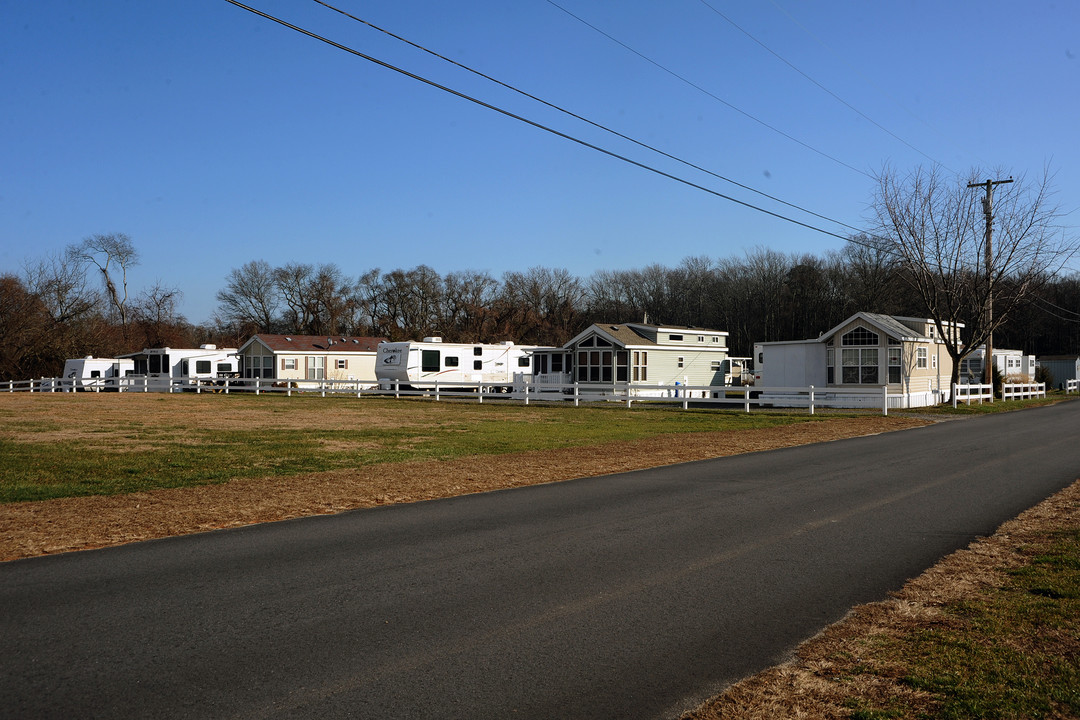 Lake Laurie Resort in Cape May, NJ - Building Photo