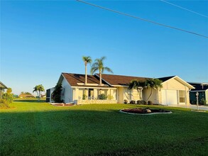 18 Bunker Pl, Unit 10 in Rotonda West, FL - Building Photo - Building Photo