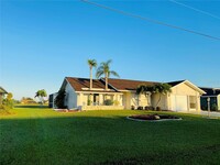 18 Bunker Pl, Unit 10 in Rotonda West, FL - Building Photo - Building Photo