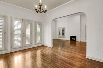 123 N La Jolla Ave in Los Angeles, CA - Building Photo - Building Photo