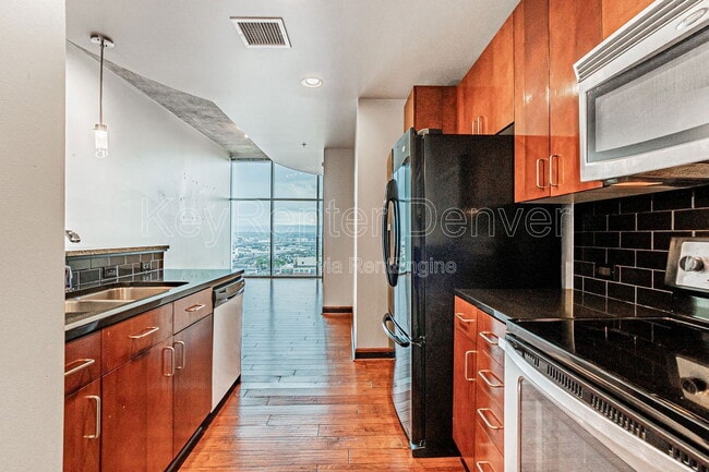 1700 Bassett St in Denver, CO - Building Photo - Building Photo