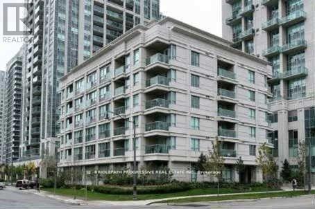 19 Avondale Ave in Toronto, ON - Building Photo