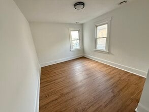 30 Walter Hammond Pl, Unit #2 in Waldwick, NJ - Building Photo - Building Photo