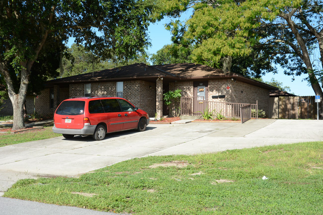 Frostproof Villas in Frostproof, FL - Building Photo - Building Photo