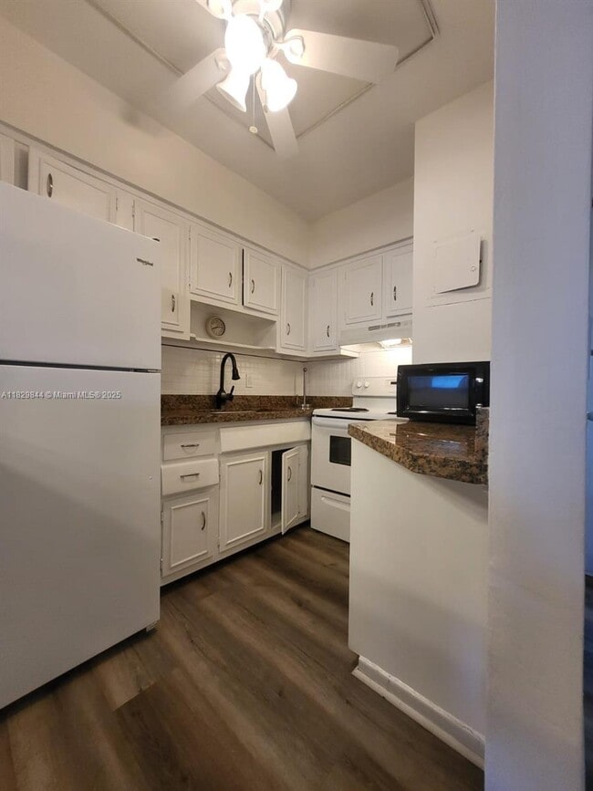 600 Layne Blvd in Hallandale Beach, FL - Building Photo - Building Photo