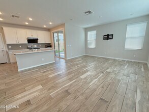 2851 S Central Dr in Chandler, AZ - Building Photo - Building Photo