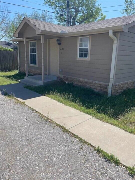 1602 NW Lindy Ave in Lawton, OK - Building Photo