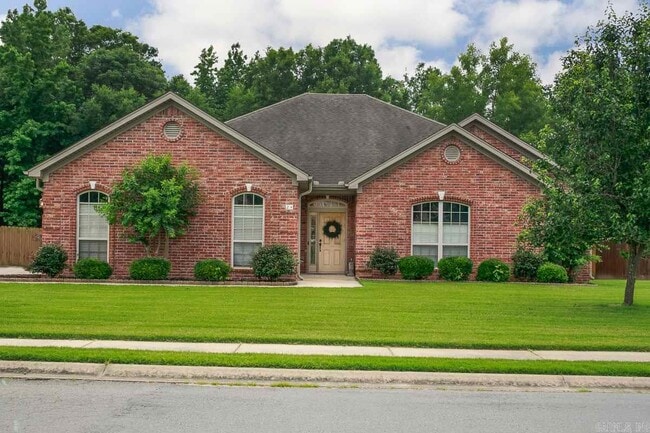 property at 24 Lakeland Dr