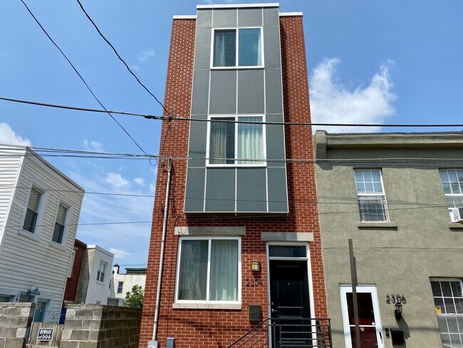 2304 Mercer St in Philadelphia, PA - Building Photo - Building Photo