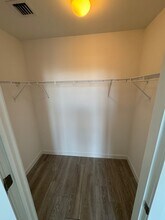 160 NW 27th St, Unit A2 in Miami, FL - Building Photo - Building Photo