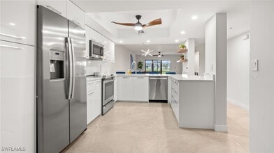 16320 Kelly Cove Dr in Ft. Myers, FL - Foto de edificio - Building Photo