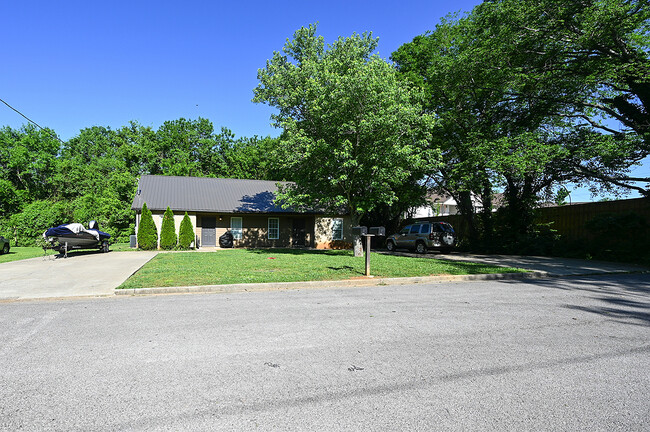 1010 Glaze Ct in Murfreesboro, TN - Building Photo - Building Photo