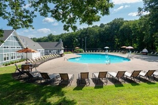 The Commons at Windsor Gardens in Norwood, MA - Building Photo