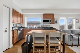 3501 N Racine Ave in Chicago, IL - Building Photo - Building Photo