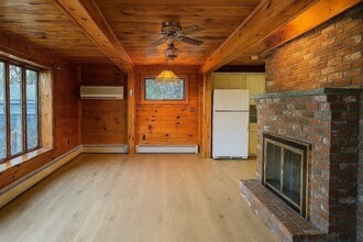 27 Carrier Ln in Sutton, MA - Building Photo - Building Photo