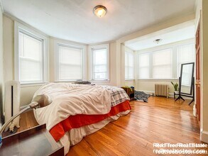 244 Kelton St in Boston, MA - Foto de edificio - Building Photo