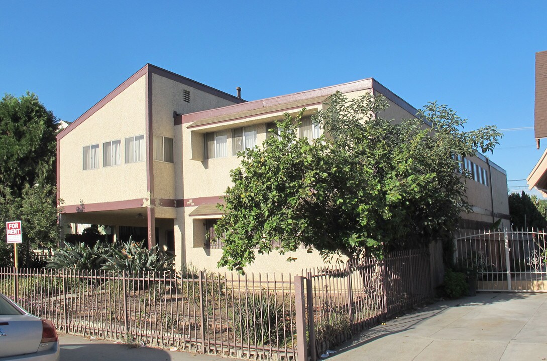 2923 S Normandie Ave in Los Angeles, CA - Building Photo