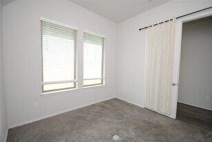 24978 Tidmor Ln in Richmond, TX - Building Photo