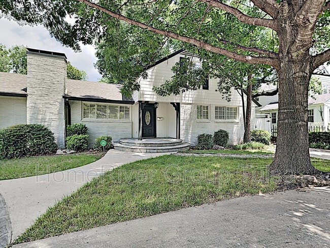 property at 1723 E 31st St