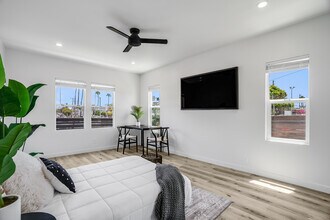 523 Main St, Unit Venice Beach Studio 5 in Venice, CA - Building Photo - Building Photo