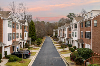 634 Pember Pt in Atlanta, GA - Foto de edificio - Building Photo