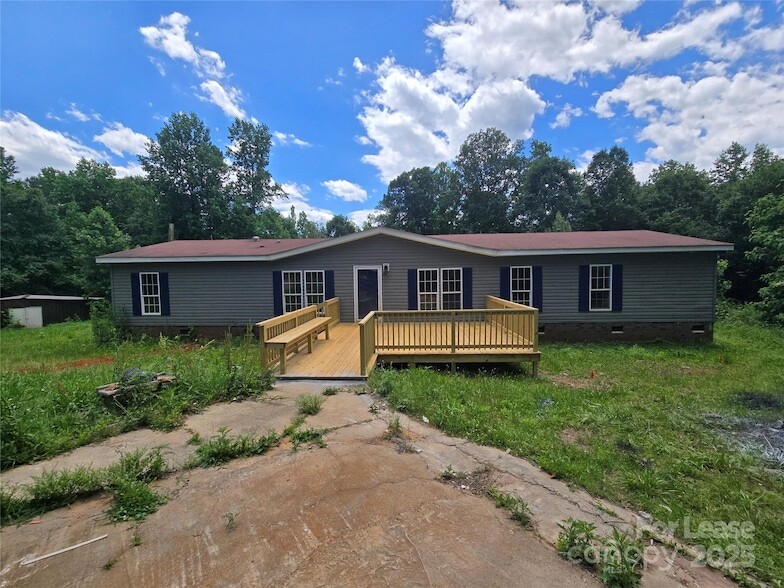 2515 Isbell Dr in Vale, NC - Building Photo