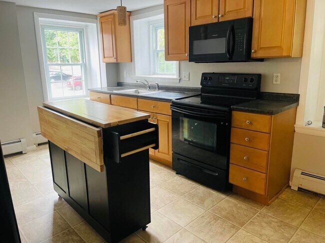 413 2nd St in Rollinsford, NH - Building Photo - Building Photo