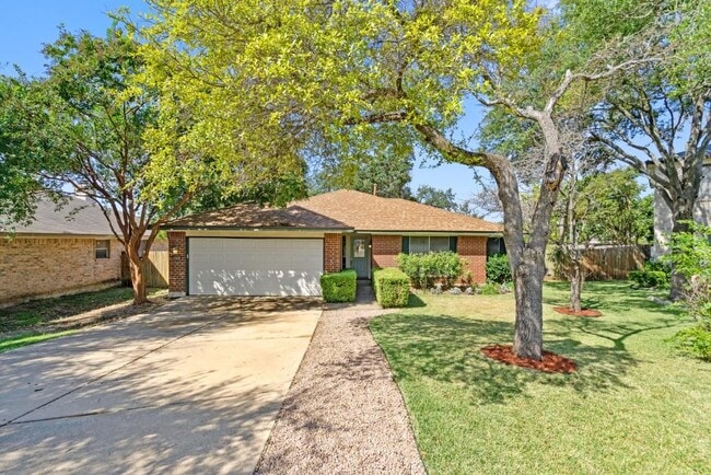 property at 1514 Royce Ln