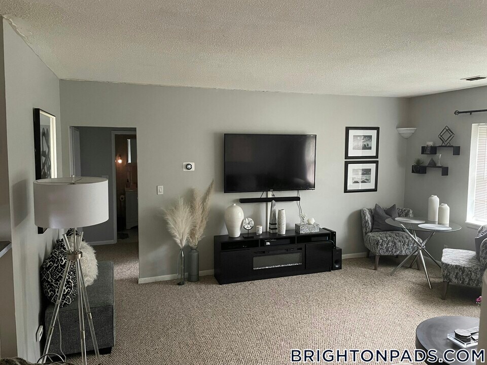 22 Lake Shore Terrace in Boston, MA - Building Photo