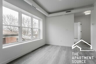 6104 N Paulina St in Chicago, IL - Building Photo - Building Photo