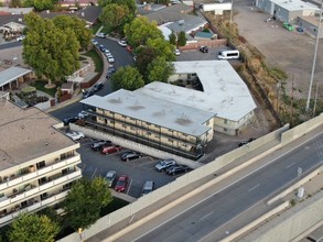 Asbury Arms Apartments in Denver, CO - Foto de edificio - Building Photo