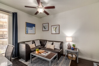 Grandmarc Austin in Austin, TX - Foto de edificio - Interior Photo