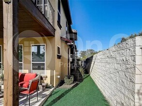 12300 Terraza Cir in Austin, TX - Building Photo - Building Photo