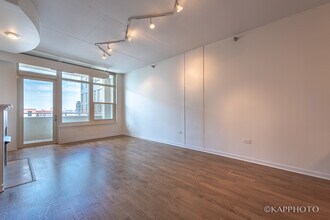 909 W Washington Blvd in Chicago, IL - Building Photo - Building Photo