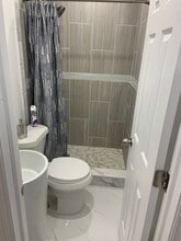 10230 SW 143rd Pl in Miami, FL - Foto de edificio - Building Photo