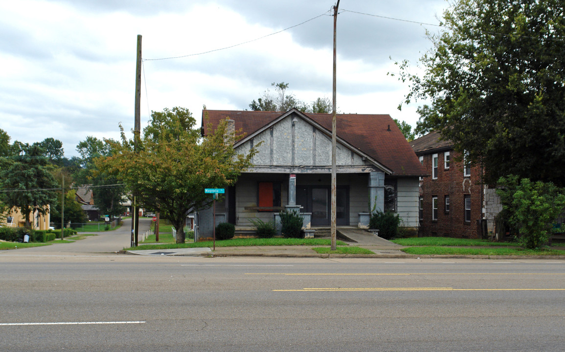 2932 E Magnolia Ave in Knoxville, TN - Foto de edificio