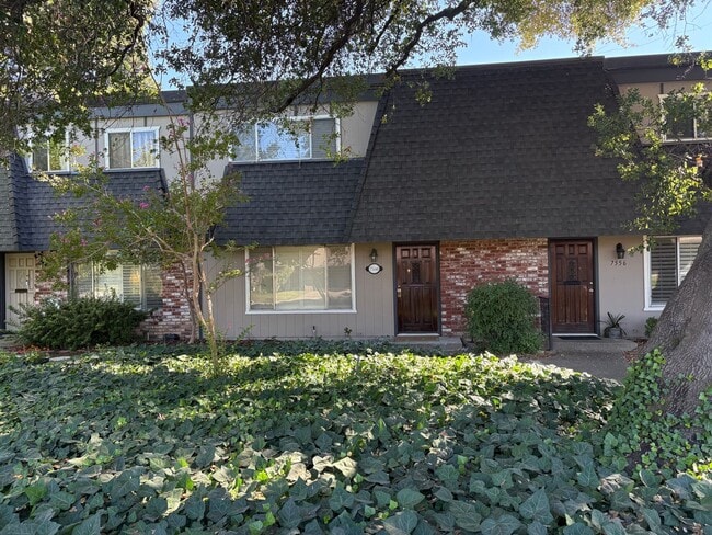7558 Fairway Two Ave in Fair Oaks, CA - Building Photo - Building Photo