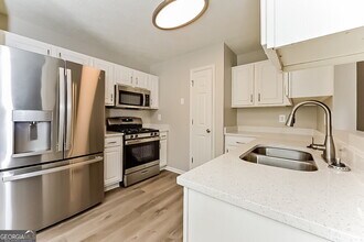 210 Coldsprings Ct in Mcdonough, GA - Building Photo - Building Photo